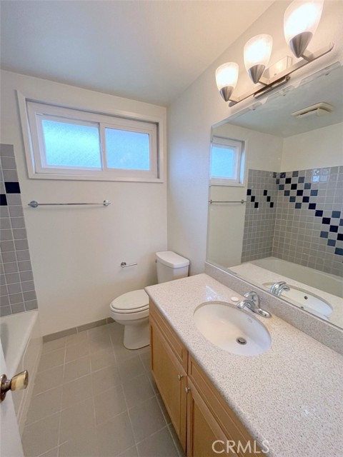 Detail Gallery Image 11 of 29 For 1622 Sunny Heights, Los Angeles,  CA 90065 - 5 Beds | 3 Baths