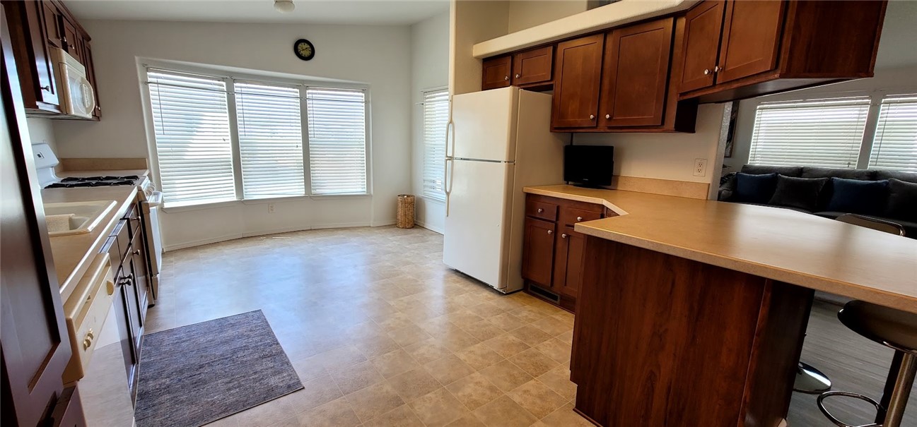 Detail Gallery Image 9 of 32 For 1550 20th St #97,  Rosamond,  CA 93560 - 3 Beds | 2 Baths