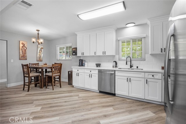11911 Ivy Lane, Moreno Valley CA: https://media.crmls.org/medias/141be01e-7aca-4050-b8f6-7bed702c1e5e.jpg