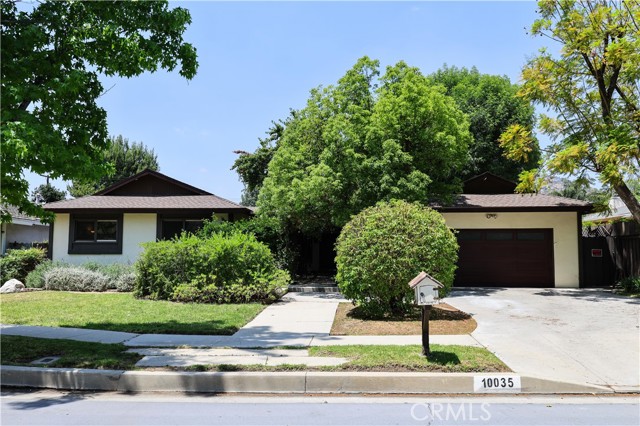 Detail Gallery Image 1 of 20 For 10035 Gierson Ave, Chatsworth,  CA 91311 - 4 Beds | 3 Baths