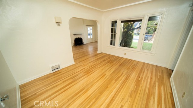 Detail Gallery Image 3 of 6 For 905 Coronado, Glendale,  CA 91206 - 3 Beds | 1/1 Baths