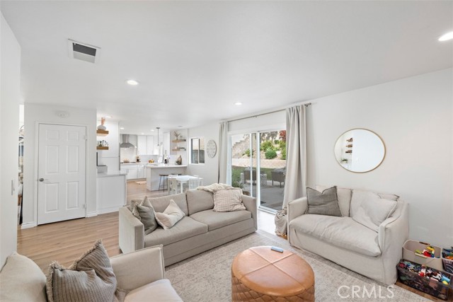 Detail Gallery Image 10 of 42 For 1279 Moss, Upland,  CA 91784 - 4 Beds | 2/1 Baths