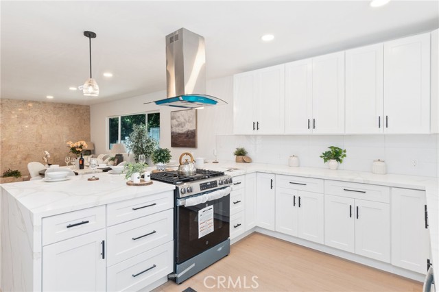 5701 Milton photo 10