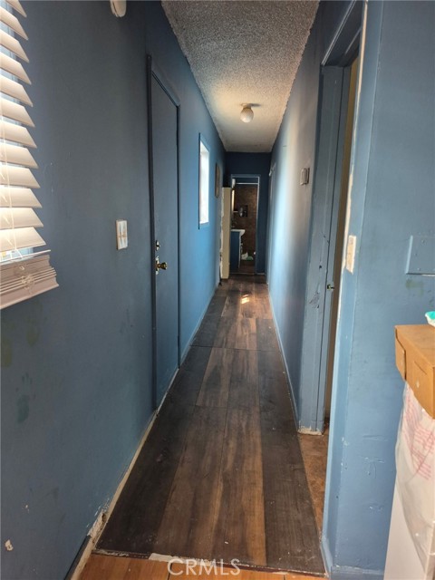 Detail Gallery Image 5 of 8 For 10527 Croesus Ave, Los Angeles,  CA 90002 - 3 Beds | 2 Baths