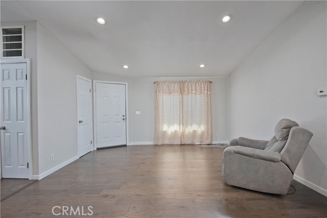 Detail Gallery Image 8 of 53 For 32031 Emerald Lane, Castaic,  CA 91384 - 4 Beds | 3 Baths