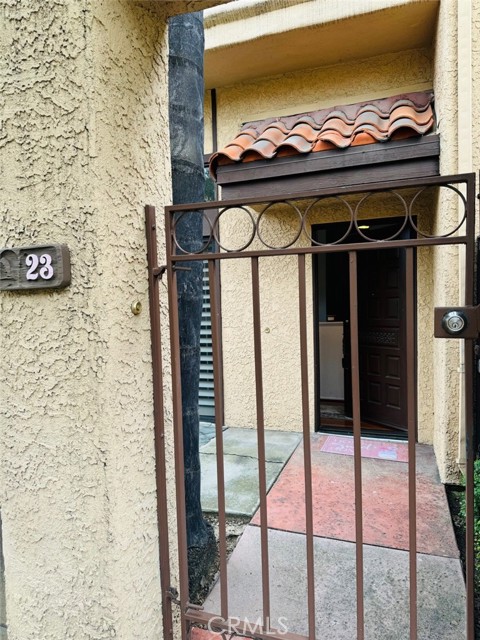 Detail Gallery Image 3 of 48 For 1814 S Marengo Ave #23,  Alhambra,  CA 91803 - 3 Beds | 2/1 Baths