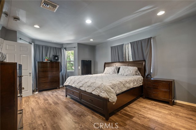 3428 Fletcher Drive, Los Angeles CA: https://media.crmls.org/medias/141eccb0-7767-4c85-a3ca-d7a55795cbf9.jpg