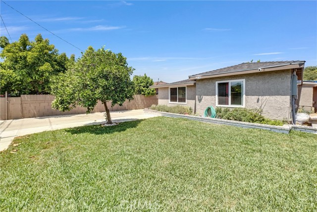 Detail Gallery Image 3 of 23 For 2513 W Occidental, Santa Ana,  CA 92704 - 3 Beds | 1/1 Baths