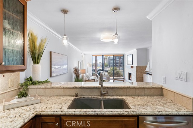 201 Bay Shore Avenue, Long Beach CA: https://media.crmls.org/medias/1421276d-551d-489f-8625-fa60d6c12e06.jpg