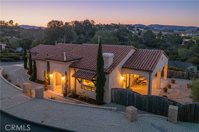 515 Windermere Lane, Arroyo Grande CA: https://media.crmls.org/medias/14212b82-a794-47c6-b254-4cefbe6ee757.jpg