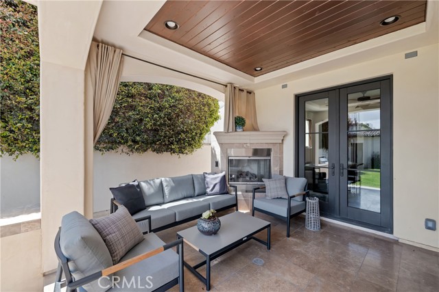 718 N Poinsettia Avenue, Manhattan Beach CA: https://media.crmls.org/medias/14215a6f-2323-4f0a-a43a-0ca249807fc6.jpg