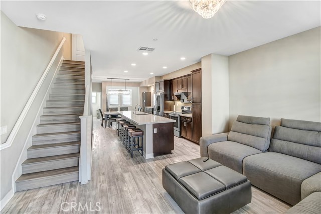 Detail Gallery Image 13 of 25 For 547 W Foothill Bld #89,  Glendora,  CA 91741 - 3 Beds | 4 Baths