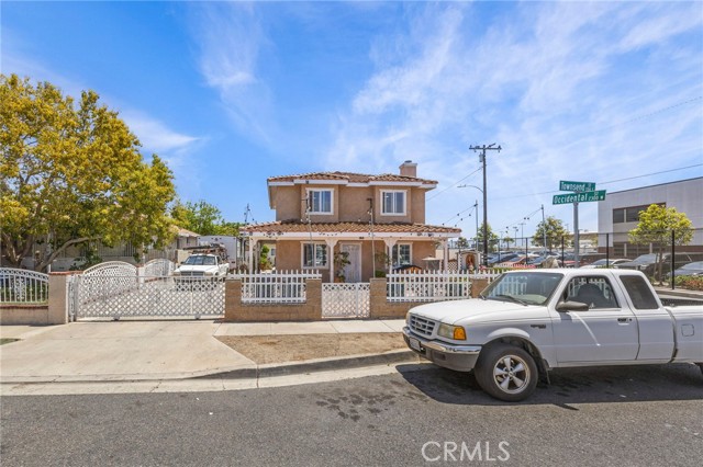 Detail Gallery Image 5 of 39 For 1709 S Townsend St, Santa Ana,  CA 92704 - 4 Beds | 2/1 Baths