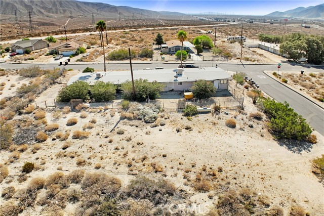 13345 Mesquite Road, Whitewater CA: https://media.crmls.org/medias/14227f43-ac87-4ade-95ab-49038bb53566.jpg