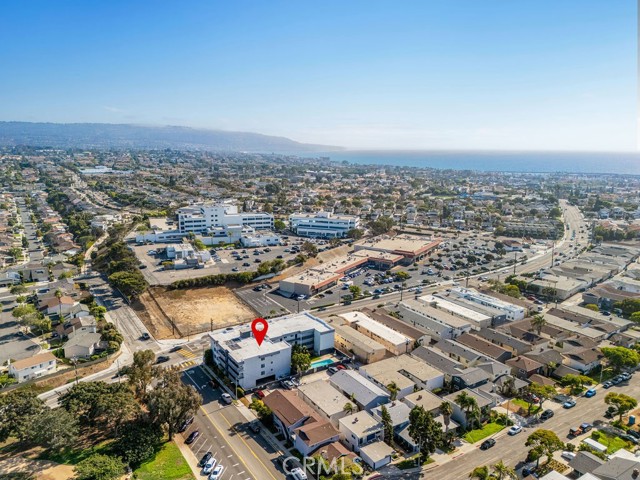 1321 Beryl Street, Redondo Beach CA: https://media.crmls.org/medias/1422d49f-aa5d-4b51-851f-751c60f642bd.jpg