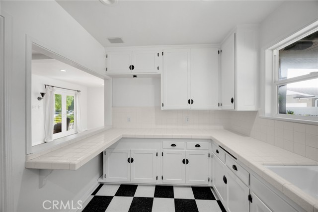 Detail Gallery Image 12 of 34 For 329 E 19th, Costa Mesa,  CA 92627 - 3 Beds | 1 Baths