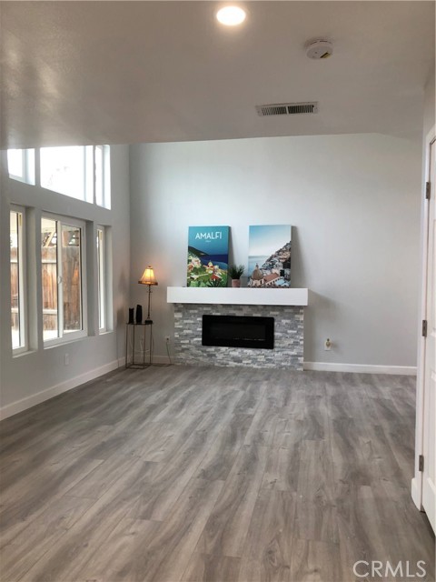 Detail Gallery Image 5 of 20 For 13333 Fox Run Rd, Victorville,  CA 92392 - 3 Beds | 2/1 Baths