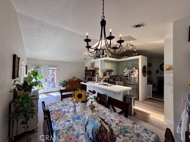Detail Gallery Image 16 of 29 For 27196 Rainbow Creek Dr, Temecula,  CA 92591 - 3 Beds | 2 Baths