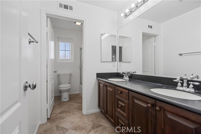1512 E Nocta Privado, Ontario CA: https://media.crmls.org/medias/1425b5c7-fbb5-45b5-835f-fee3e5c888b7.jpg