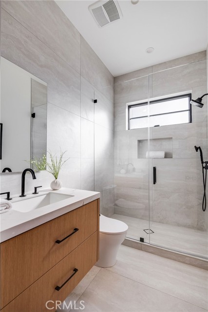 Detail Gallery Image 43 of 44 For 13602 Morrison St, Sherman Oaks,  CA 91423 - 6 Beds | 6/1 Baths