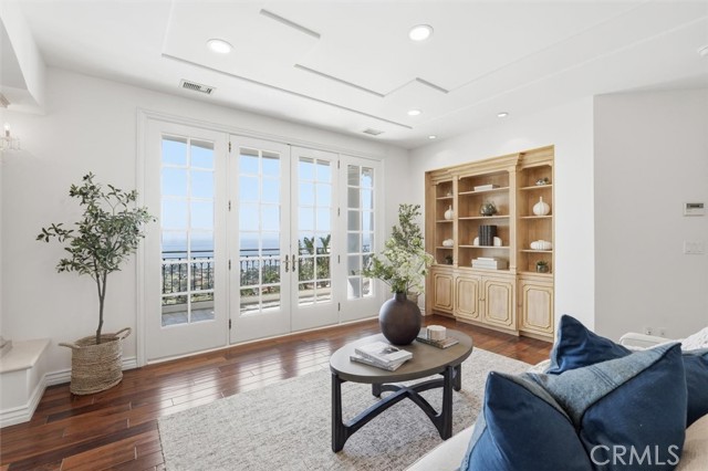 Detail Gallery Image 17 of 38 For 1509 via Castilla, Palos Verdes Estates,  CA 90274 - 5 Beds | 5/1 Baths