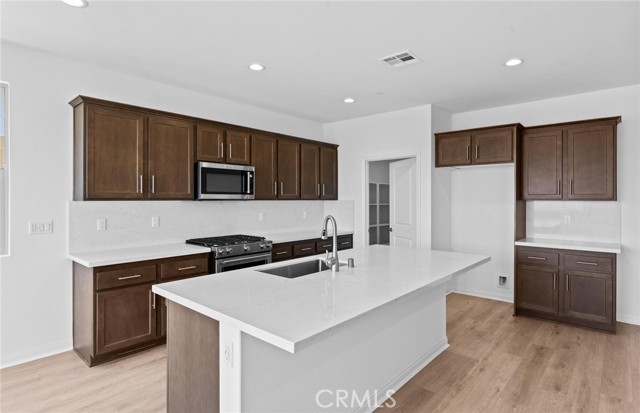 Detail Gallery Image 6 of 30 For 25183 Forest Hills Dr, Menifee,  CA 92585 - 2 Beds | 2 Baths