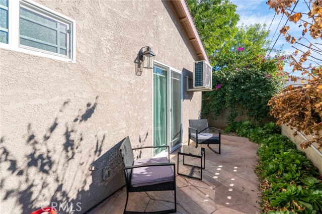 Detail Gallery Image 15 of 21 For 7647 Amestoy Ave, Van Nuys,  CA 91406 - 2 Beds | 2 Baths