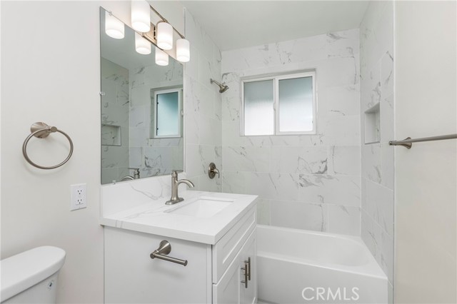 Detail Gallery Image 9 of 19 For 10327 Flora Vista Ave, Bellflower,  CA 90706 - 2 Beds | 1 Baths