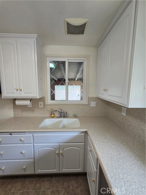 4178 Obispo Avenue, Lakewood CA: https://media.crmls.org/medias/14273b0e-3051-4076-b476-bfc566799aa2.jpg