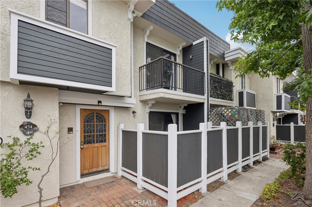 434 S Los Robles Avenue #4