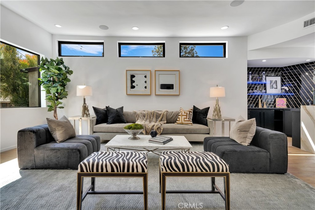 2743 Laurel Canyon Boulevard Los Angeles, CA 90046