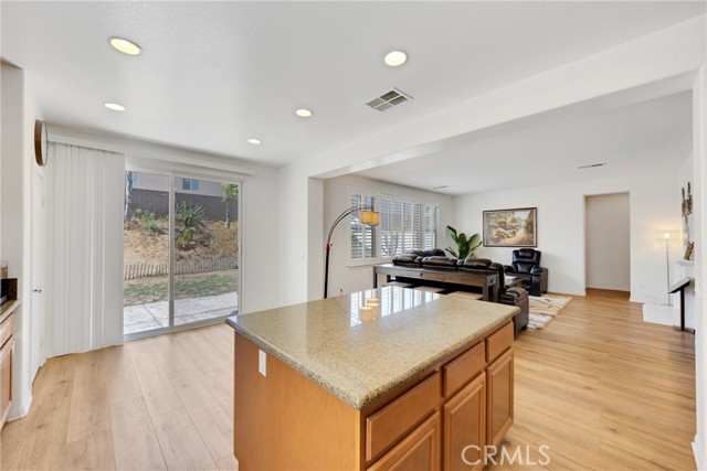 Detail Gallery Image 10 of 25 For 7715 Shadyside Way, Corona,  CA 92880 - 4 Beds | 3/1 Baths