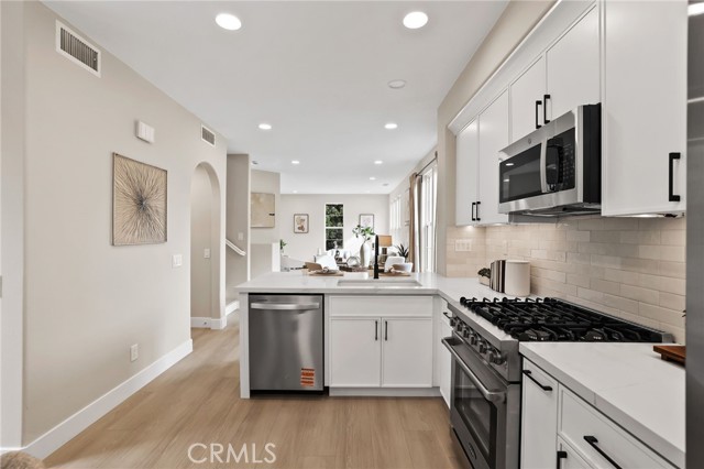 Detail Gallery Image 15 of 59 For 302 Tall Oak, Irvine,  CA 92603 - 3 Beds | 3/1 Baths