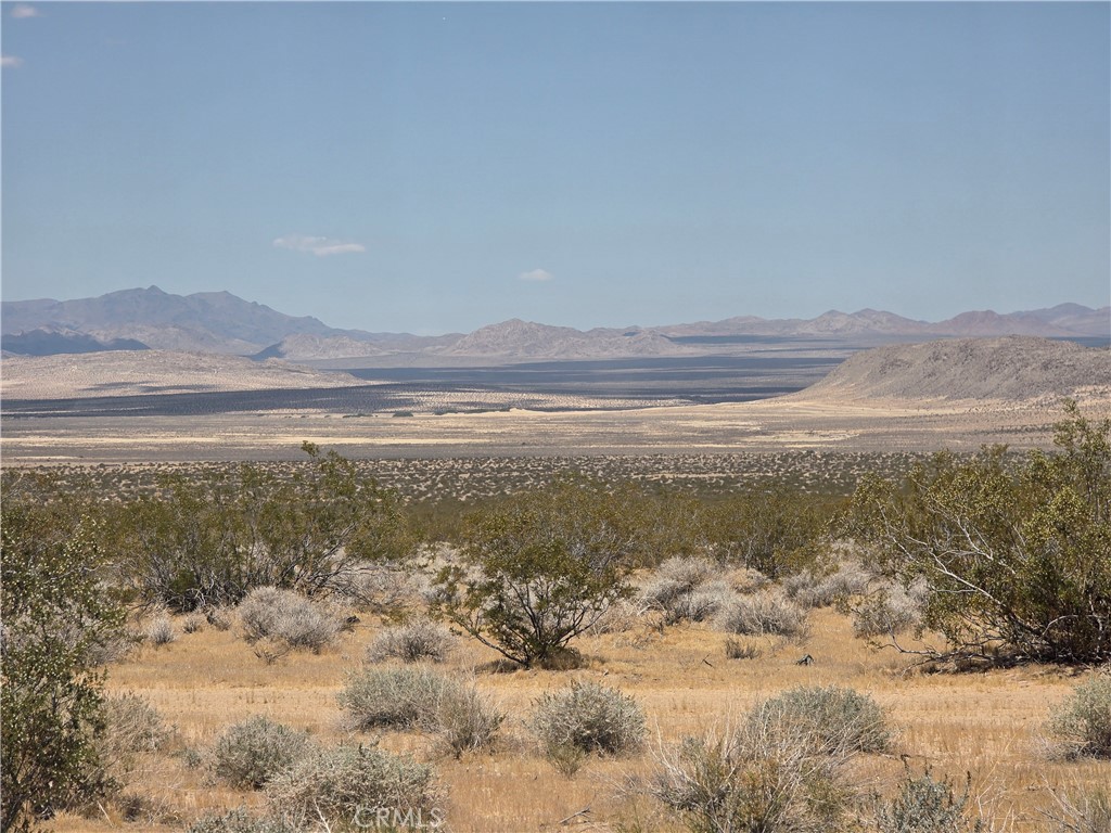 https://media.crmls.org/medias/1428983a-db0d-4a90-b27d-a1ef5bc2fa6c.jpg?preset=X-Large