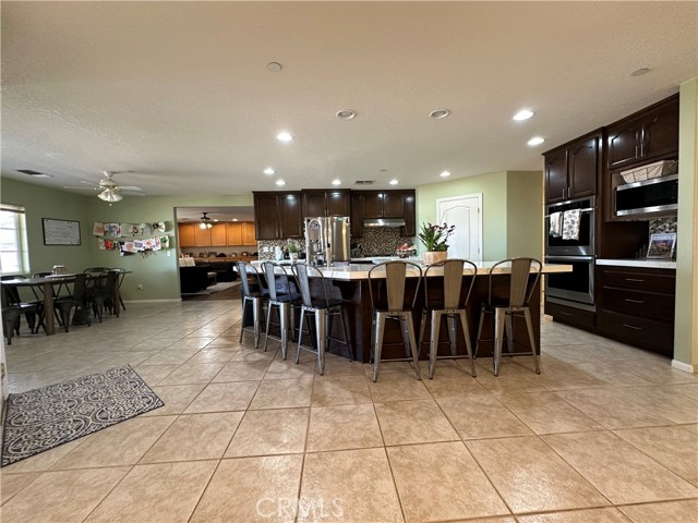 8843 San Diego Drive, Yucca Valley CA: https://media.crmls.org/medias/1428c89b-5e4c-47f9-b870-2ab04d22d561.jpg