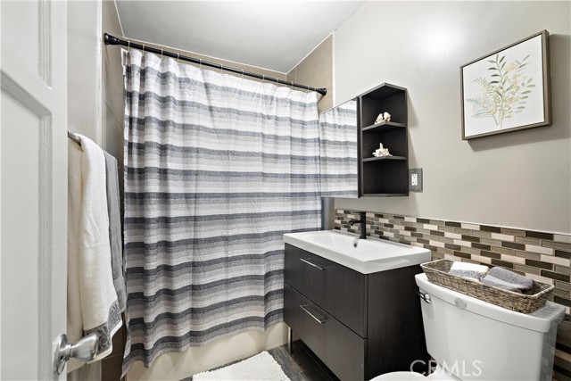 Detail Gallery Image 5 of 27 For 14215 Alta Pl, Westminster,  CA 92683 - 2 Beds | 1 Baths