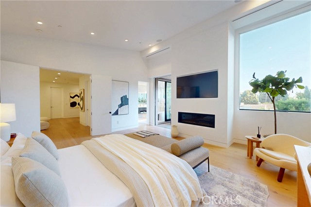 Detail Gallery Image 27 of 56 For 1845 Coldwater Canyon Dr, Beverly Hills,  CA 90210 - 4 Beds | 3 Baths