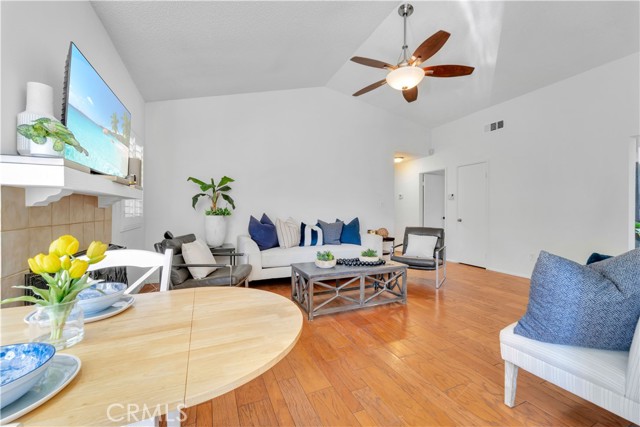 Detail Gallery Image 8 of 22 For 4487 Cedar Branch Ct, Moorpark,  CA 93021 - 3 Beds | 2 Baths