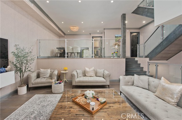 Detail Gallery Image 5 of 27 For 5315 White Oak #K,  Encino,  CA 91316 - 3 Beds | 2/1 Baths