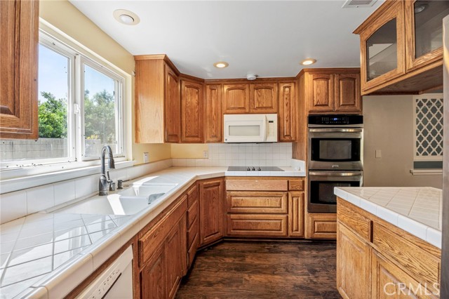Detail Gallery Image 7 of 25 For 5430 Electric Ave, San Bernardino,  CA 92407 - 4 Beds | 3 Baths
