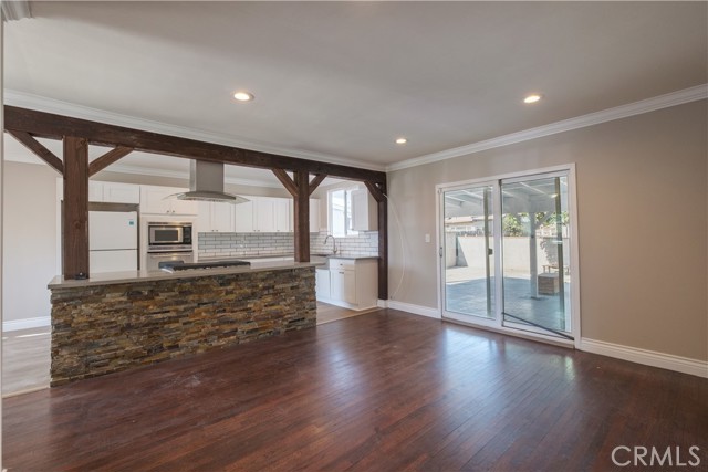 12019 Busiris Ave, Norwalk CA: https://media.crmls.org/medias/142af89c-3707-47e0-9cc1-e31820cbaf15.jpg