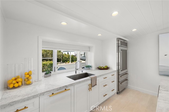 Detail Gallery Image 12 of 40 For 1924 Beryl Ln, Newport Beach,  CA 92660 - 4 Beds | 3/1 Baths