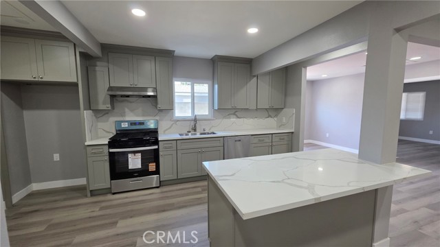 Detail Gallery Image 2 of 9 For 1186 W 9th, Pomona,  CA 91766 - 3 Beds | 1 Baths