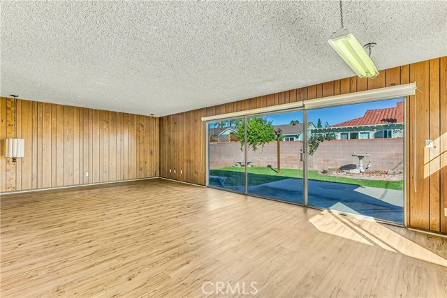 Detail Gallery Image 13 of 17 For 13961 Cantlay St, Van Nuys,  CA 91405 - 3 Beds | 2 Baths