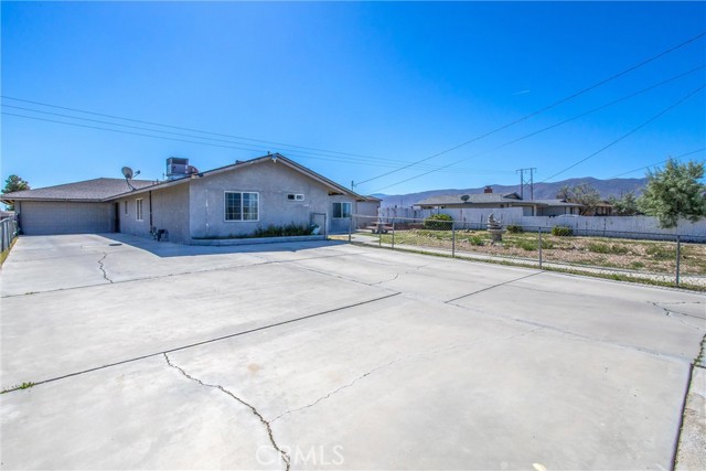 Image 2 for 11271 Mohawk Rd, Apple Valley, CA 92308