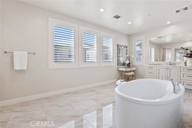 Detail Gallery Image 27 of 55 For 261 Huckleberry, Lake Forest,  CA 92630 - 5 Beds | 5/1 Baths