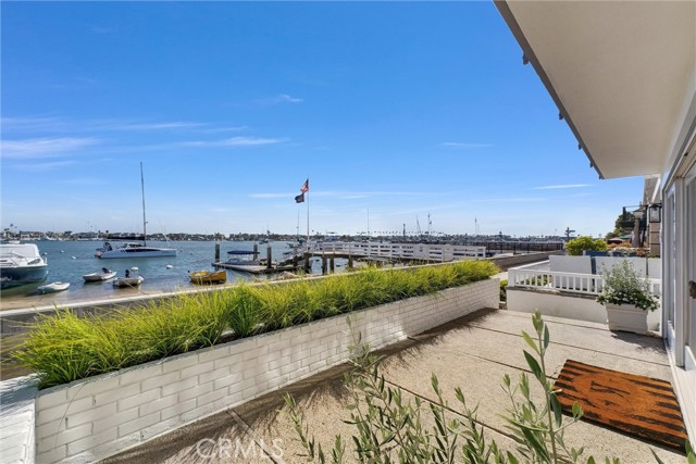 Detail Gallery Image 4 of 34 For 1006 Bay Front, Newport Beach,  CA 92662 - 4 Beds | 5 Baths