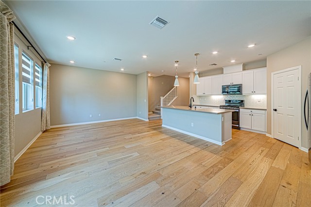 Detail Gallery Image 5 of 32 For 1705 Almond Tree, Upland,  CA 91784 - 3 Beds | 2/1 Baths