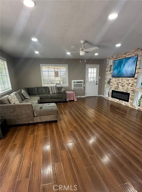 Detail Gallery Image 2 of 19 For 11073 Arlington Ave, Riverside,  CA 92505 - – Beds | – Baths