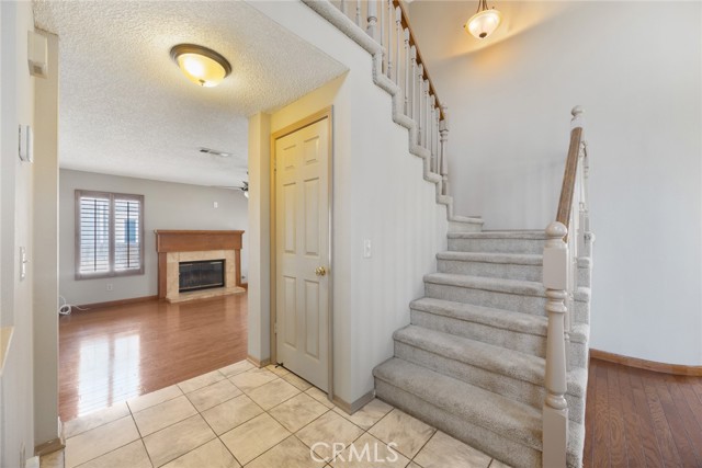 5795 Blackbird Lane, La Verne CA: https://media.crmls.org/medias/1430c5a7-ff80-4905-90d4-34432e31bffb.jpg